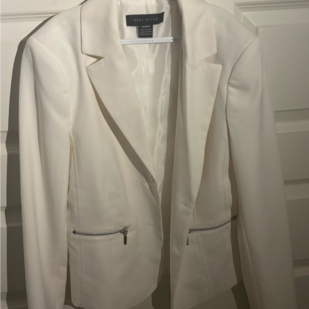 Suzy Shier Cream Blazer with Zipper Details